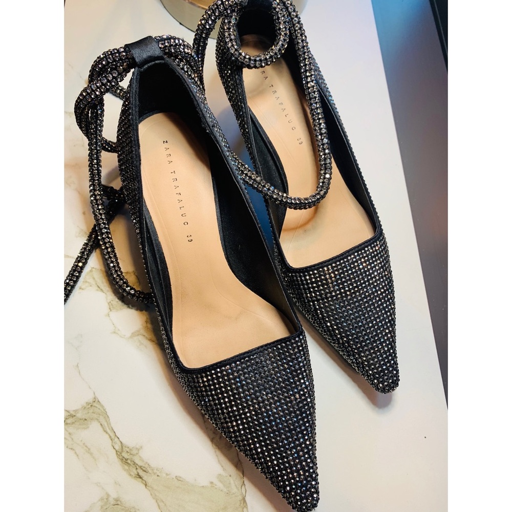 ZARA KITTEN HEEL JEWELED PUMPS SIZE 8 US